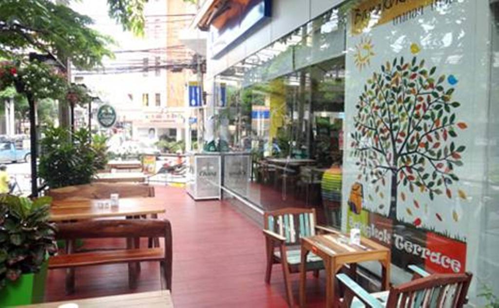 Saphaipae Hostel Bangkok Exterior foto